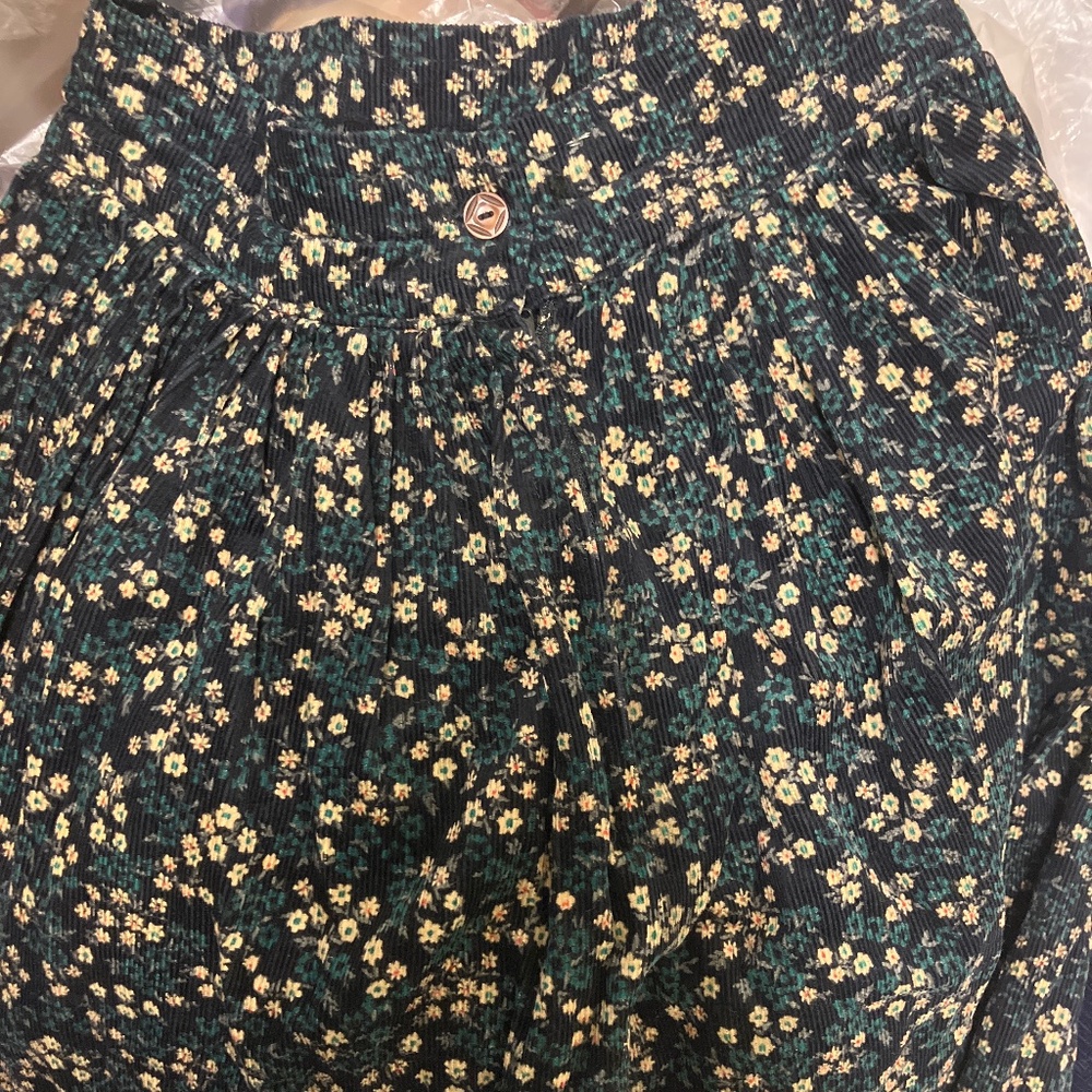 Black Green Red Cream Vintage Floral Corduroy Skirt - Picture 7 of 7
